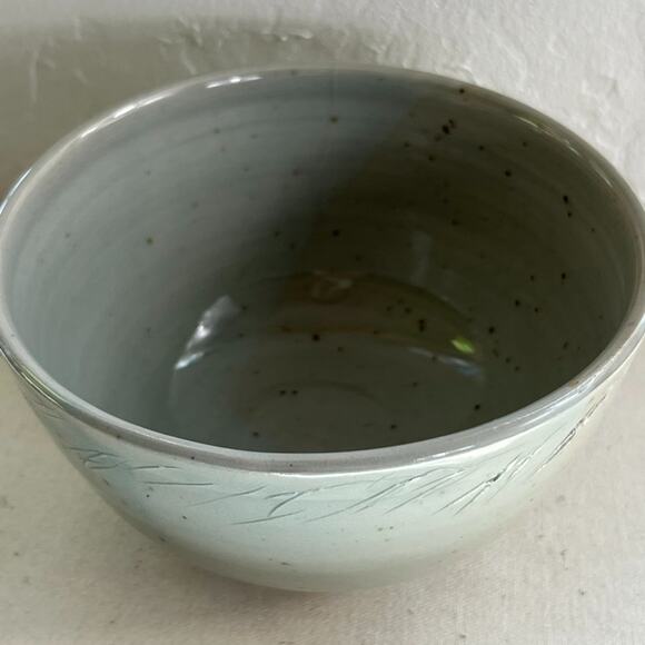 Studio Art Pottery Handmade Bowl Speckled Gray W/ Glossy Finish Signed By Anne C - Picture 4 of 16
